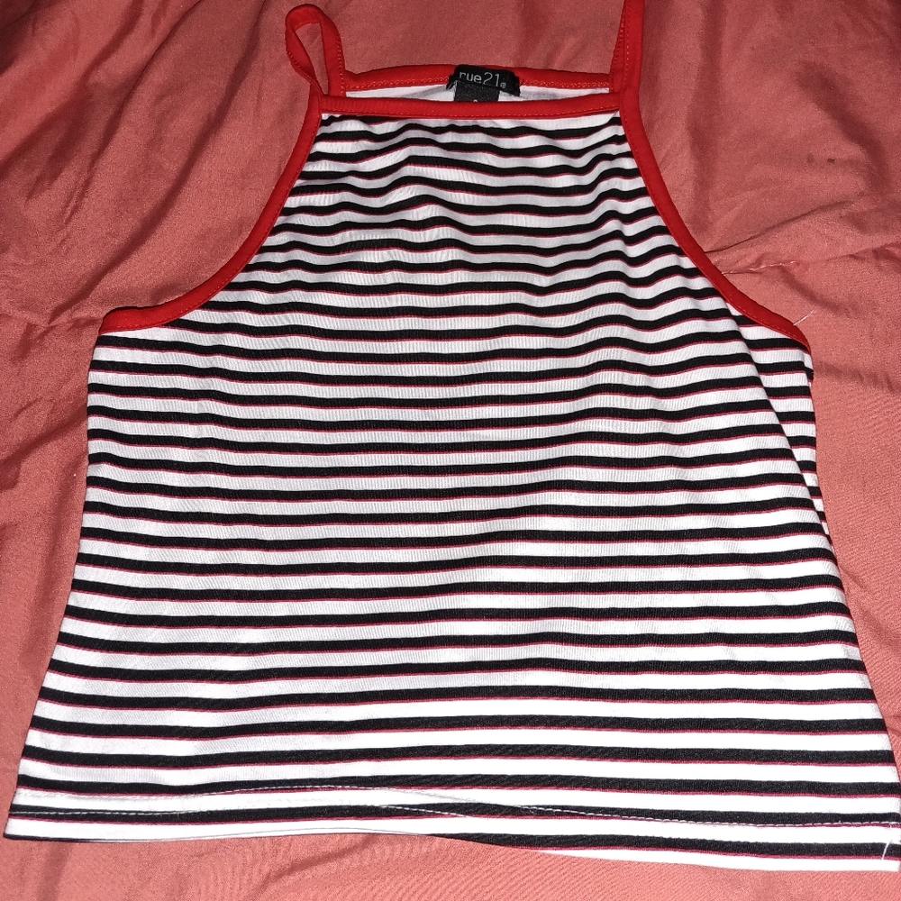 Rue 21 crop top